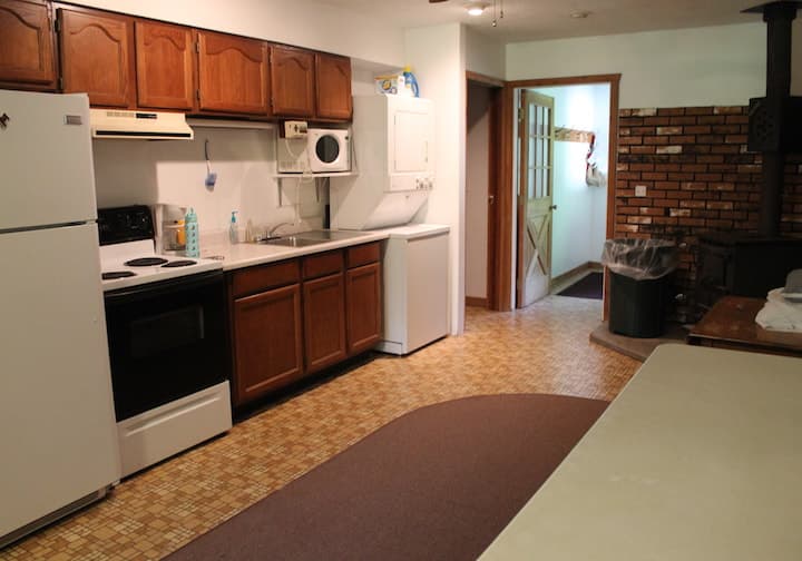 Mingo Cabin common area with comfortable seating